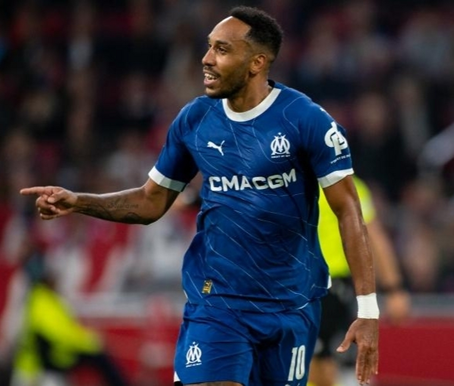 阿贾克斯训练开放日,清晨队长鼓劲引欢呼,欧联在即,纪律约束更严格(挨打要立正完整台词) 阿贾克斯训练开放日,清晨队长鼓劲引欢呼,欧联在即,纪律约束更严格(挨打要立正完整台词)