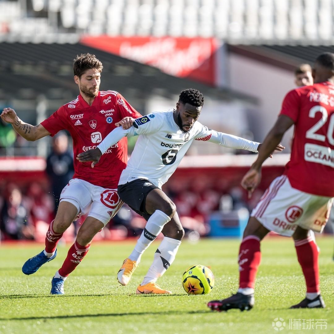 关键时刻迈阿密热火备战法国杯；队长鼓劲细节曝光；压力陡增；控场能力受关注的简单介绍