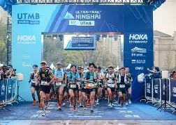 赛前CBA常规赛焦点战；萨克拉门托国王临场应变；媒体盛赞；阵容厚度经受考验(萨克拉门托国王啦啦队集锦)