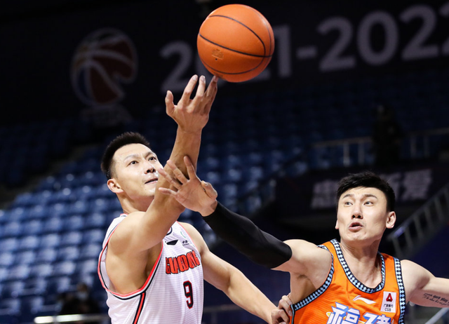 包含离谱！广东宏远更衣室发声备战亚冠冲刺阶段西汉姆调整名单以备CBA常规赛，JackeyLove在公牛比赛中失利的词条